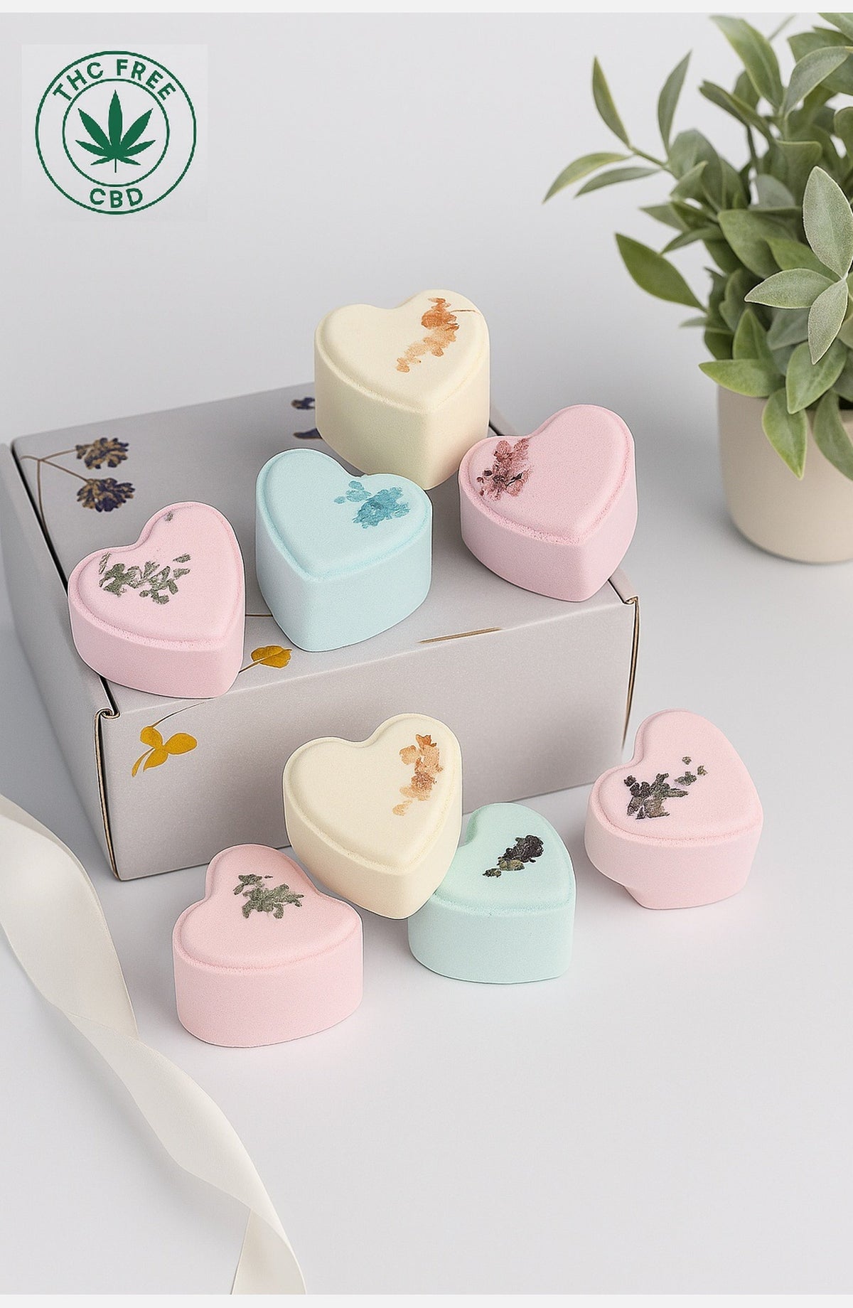 CBD - 8 Bath bombs set -  perfect for a relaxing Mother's day bath, Gift Box from Lizush