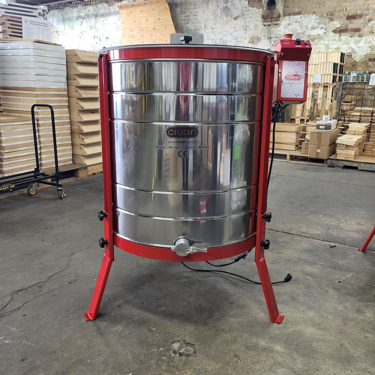 Civan Electric 24 Frame Honey Extractor 12r / 24r / 24r, Food Processors from Foxhound Bee Company