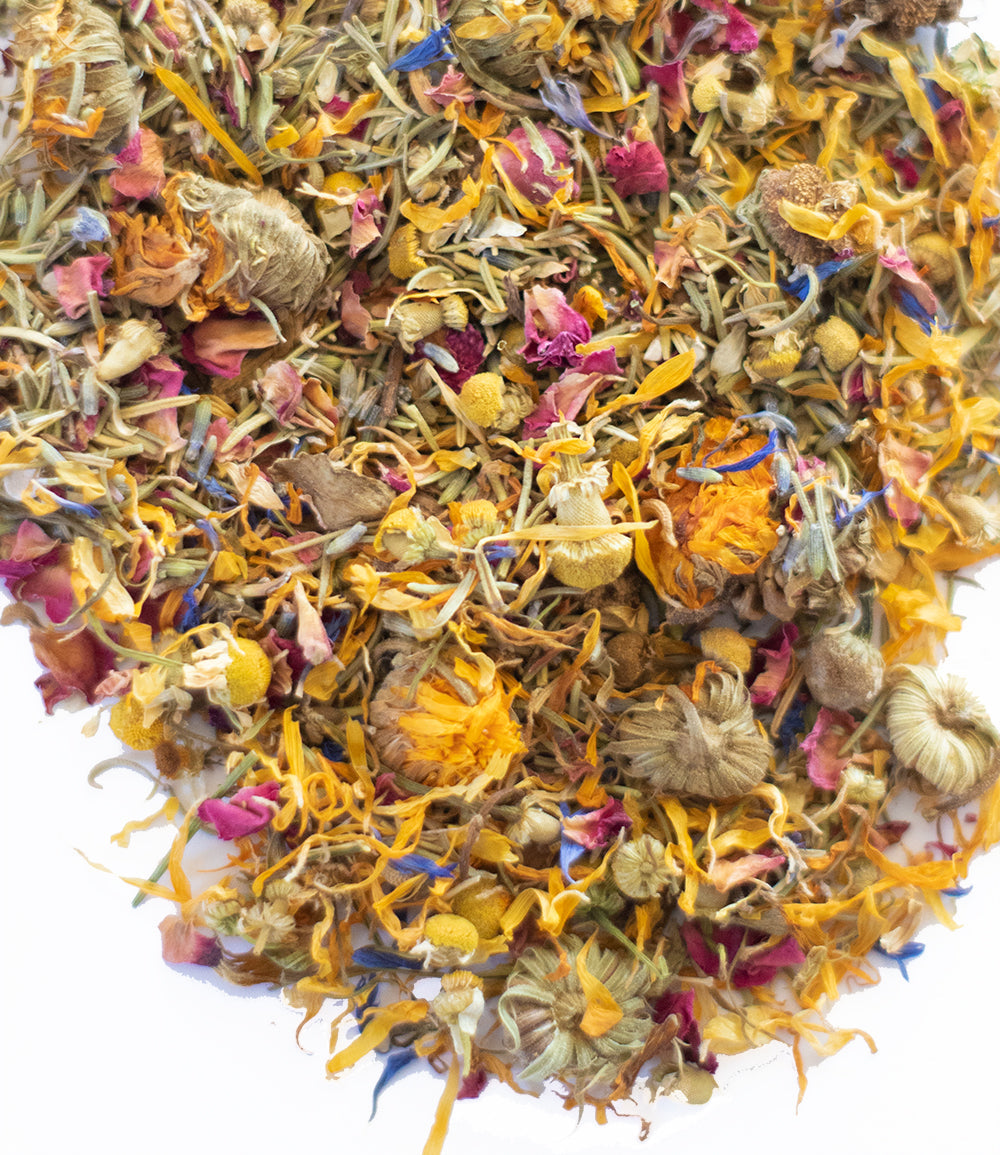 Best Eggs Ever! Nesting Herbs (Chamomile, Roses, Lavender, Cornflowers, & Calendula) For Pet Chickens, Animals & Pet Supplies from Dahlia Pets