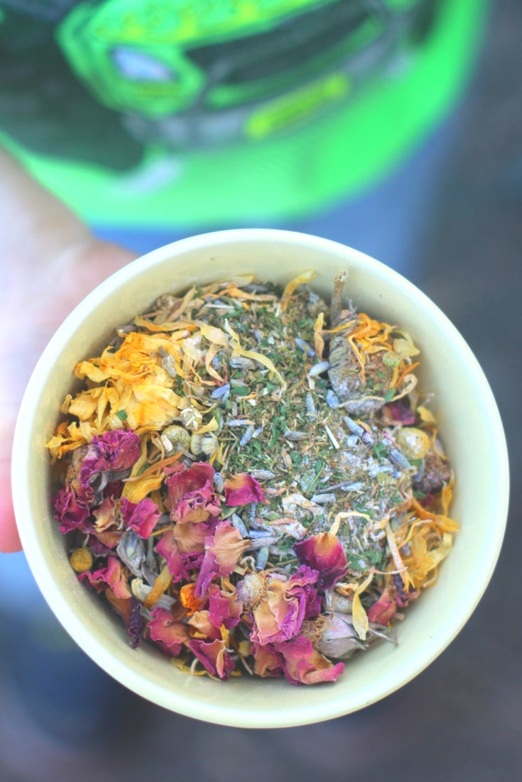 Best Eggs Ever! Nesting Herbs (Chamomile, Roses, Lavender, Cornflowers, & Calendula) For Pet Chickens, Animals & Pet Supplies from Dahlia Pets