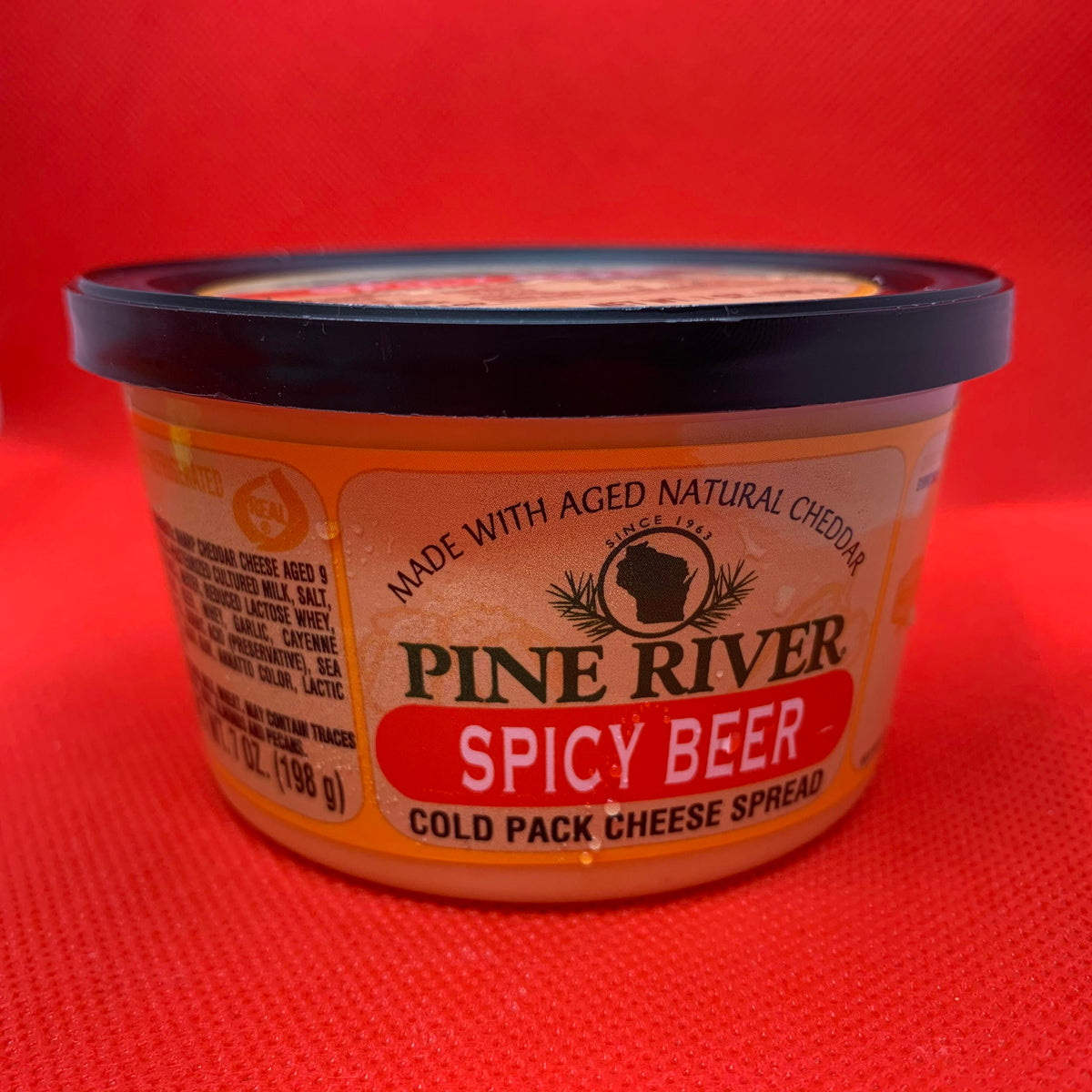 Pine River Spicy Beer Cheddar Spread, 7 oz